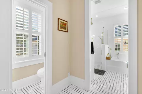 Bath - 28 E Park Ave, Saint Augustine, FL 32084 photo 3 of 6