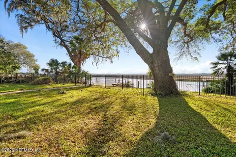 Exterior - 85316 Avant Rd, Yulee, FL 32097 photo 8 of 12