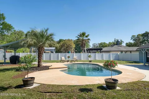 1006 Lake Asbury Dr, Green Cove Springs, FL 32043