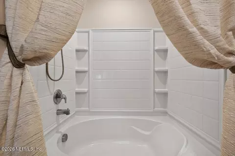 Bath - 75644 Bridgewater Dr, Yulee, FL 32097 photo 2 of 4