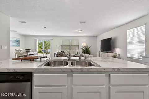 Kitchen - 75644 Bridgewater Dr, Yulee, FL 32097 photo 3 of 8