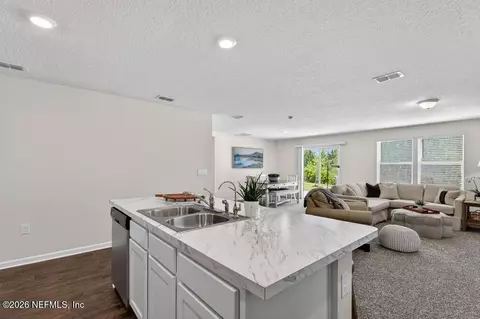 Kitchen - 75644 Bridgewater Dr, Yulee, FL 32097 photo 5 of 8