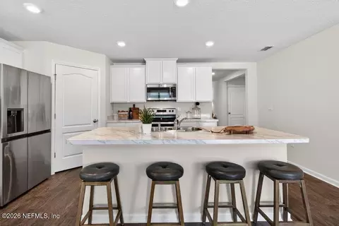 Kitchen - 75644 Bridgewater Dr, Yulee, FL 32097 photo 7 of 8