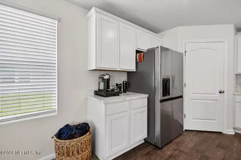 Kitchen - 75644 Bridgewater Dr, Yulee, FL 32097 photo 8 of 8