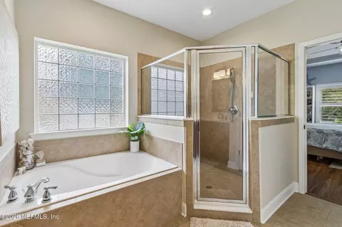 Bath - 96102 Windsor Dr, Yulee, FL 32097 photo 2 of 6