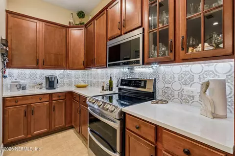Kitchen - 96102 Windsor Dr, Yulee, FL 32097 photo 6 of 6