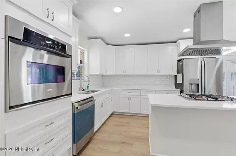 Kitchen - 8180 Sarcee Trl, Jacksonville, FL 32244 photo 2 of 2