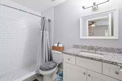 Bath - 361911 Pine St, Hilliard, FL 32046 photo 1 of 2