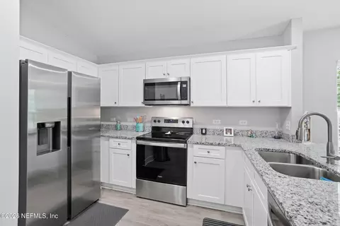 Kitchen - 361911 Pine St, Hilliard, FL 32046 photo 2 of 3