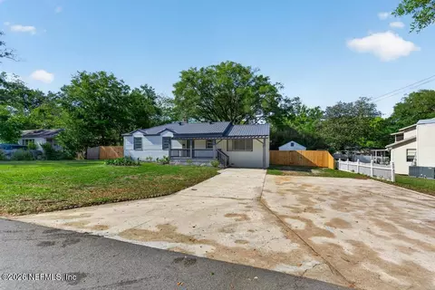 9751 S Macarthur Ct, Jacksonville, FL 32246