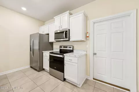 Entry Way - 86440 Shortline Cir, Yulee, FL 32097 photo 2 of 6