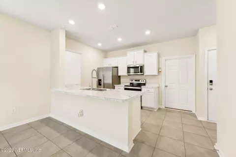 Kitchen - 86440 Shortline Cir, Yulee, FL 32097 photo 2 of 2