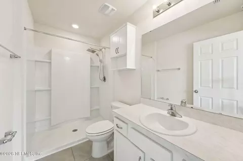 Bath - 86440 Shortline Cir, Yulee, FL 32097 photo 3 of 7