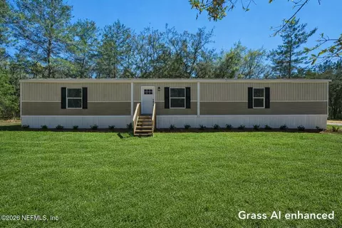 326 Gloria Ave, Interlachen, FL 32148