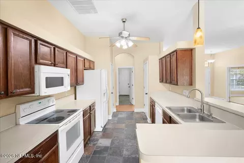 Entry Way - 308 Diana Ct, Saint Augustine, FL 32092 photo 1 of 3