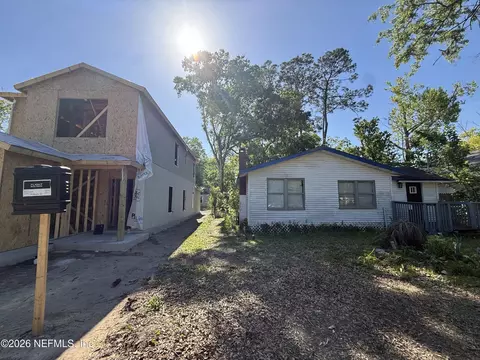 1214 Pangola Dr, Jacksonville, FL 32205