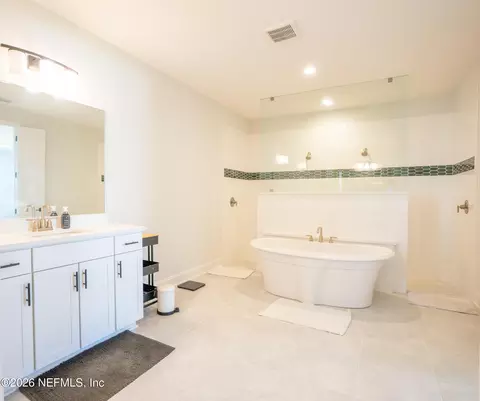 Bath - 21 Iris Creek Dr, Saint Augustine, FL 32092 photo 3 of 6