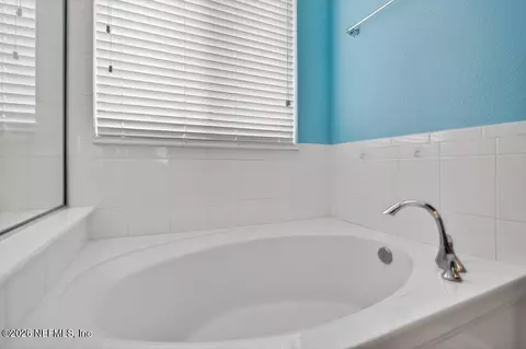 Bath - 324 Silver Glen Ave, Saint Augustine, FL 32092 photo 4 of 7