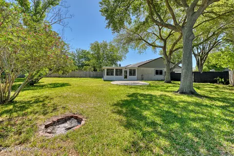 Exterior - 582 Aquatic Dr, Atlantic Beach, FL 32233 photo 4 of 6