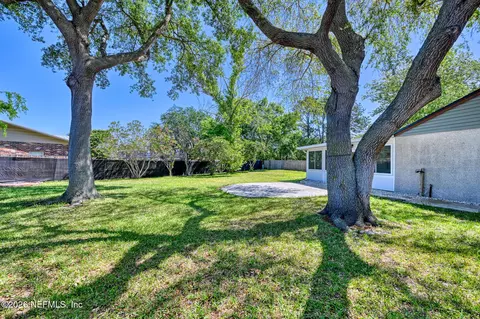Exterior - 582 Aquatic Dr, Atlantic Beach, FL 32233 photo 3 of 6