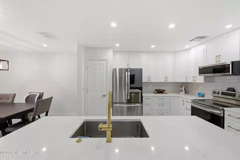 10251 Trevor Creek Dr W, Jacksonville, FL 32257