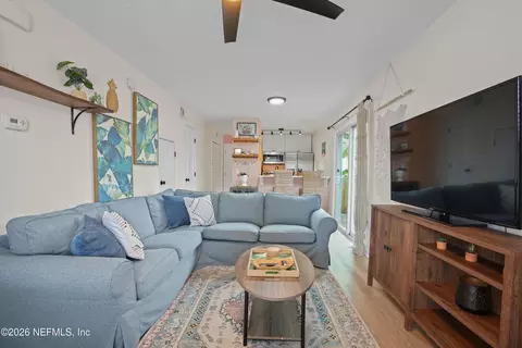 537 6th Ave S, Jacksonville Beach, FL 32250