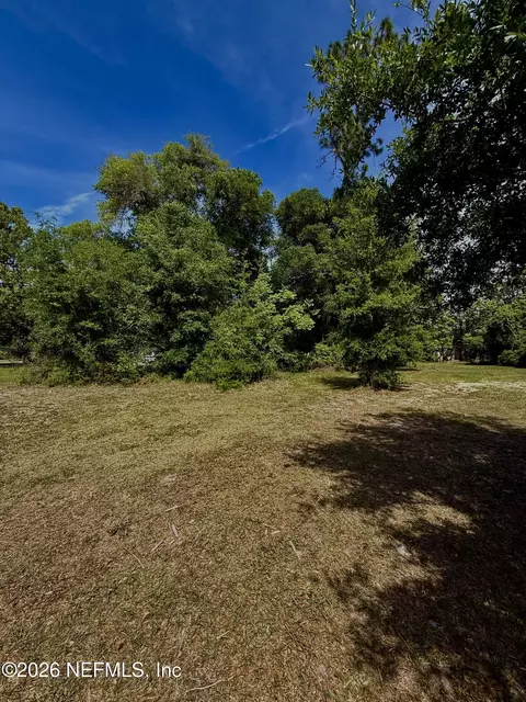 676 W Peniel Rd, Palatka, FL 32177