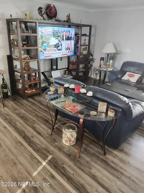 Living - 137 Lewis St, Edgewater, FL 32141 photo 2 of 5