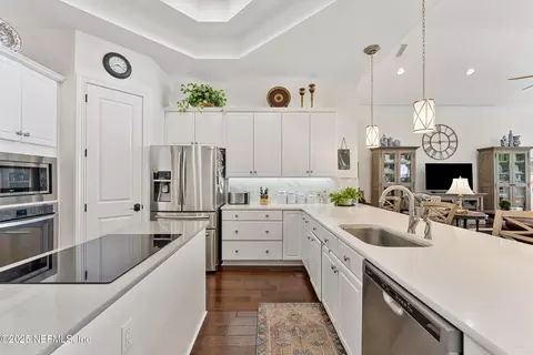 Kitchen - 686 Frederic Dr, Fleming Island, FL 32003 photo 2 of 5