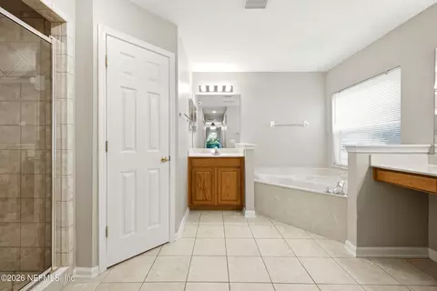 Bath - 1264 Ribbon Rd, Saint Johns, FL 32259 photo 2 of 7
