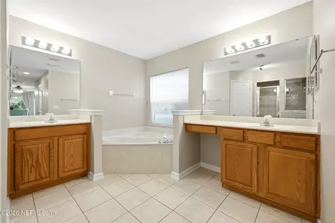 Bath - 1264 Ribbon Rd, Saint Johns, FL 32259 photo 3 of 7