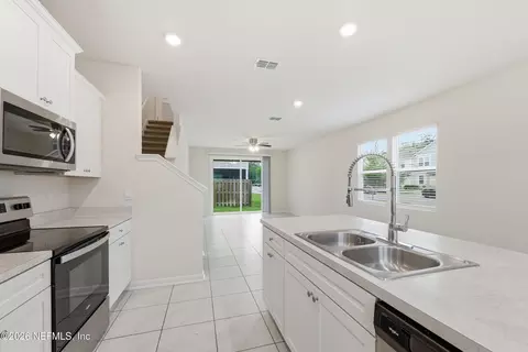 Kitchen - 20 Red House Cir, Saint Augustine, FL 32084 photo 4 of 5