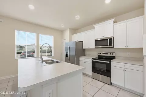 Kitchen - 20 Red House Cir, Saint Augustine, FL 32084 photo 2 of 5