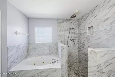Bath - 1225 Splendid Ravine St, Saint Augustine, FL 32092 photo 3 of 6