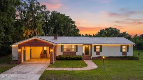 105 W Vivian Dr, Hastings, FL 32145