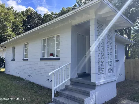 6244 Pettiford Dr W, Jacksonville, FL 32209