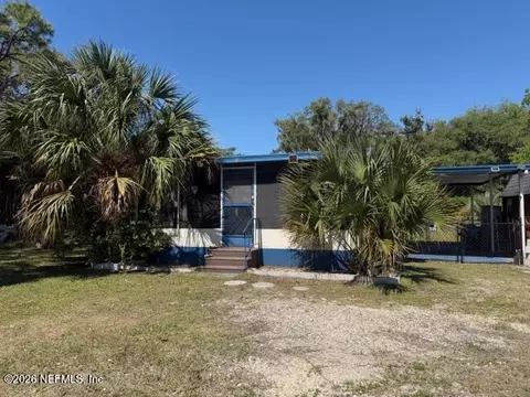 126 Golf Course Ln, Crescent City, FL 32112