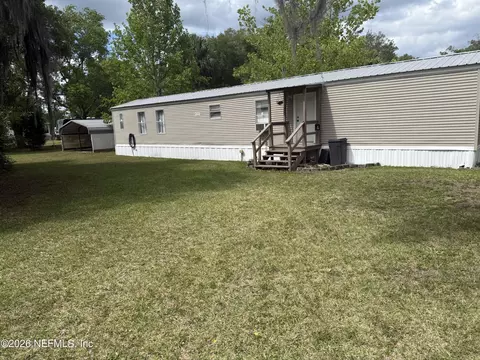 105 Canary Ln, Satsuma, FL 32189