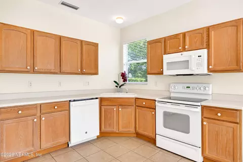 Kitchen - 1017 Ridgewood Ln, Saint Augustine, FL 32086 photo 4 of 6