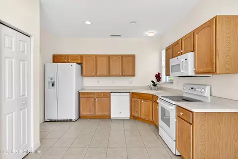 Kitchen - 1017 Ridgewood Ln, Saint Augustine, FL 32086 photo 2 of 6