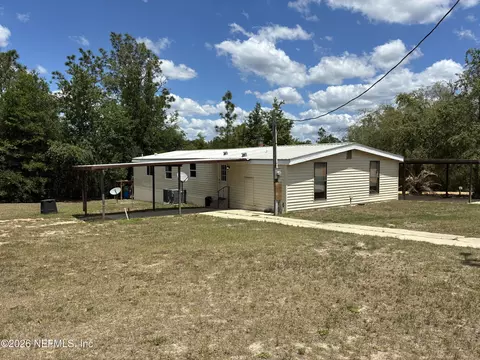 636 Union Ave, Interlachen, FL 32148 photo 4
