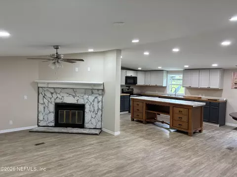 636 Union Ave, Interlachen, FL 32148 photo 7