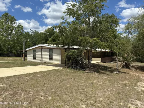 636 Union Ave, Interlachen, FL 32148 photo 2