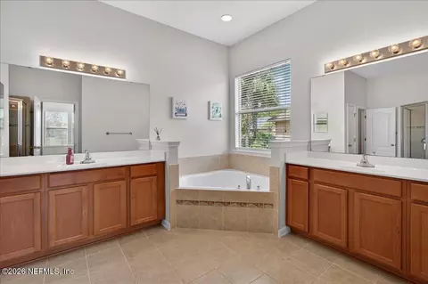 Bath - 316 Tavistock Dr, Saint Augustine, FL 32095 photo 2 of 8