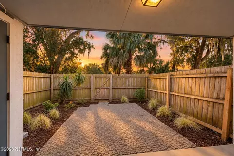 1210 Wonderwood Dr, Jacksonville, FL 32233