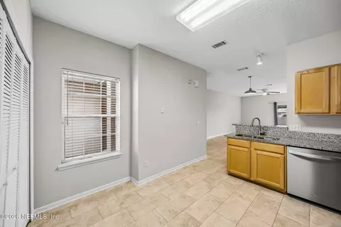 Entry Way - 285 Scrub Jay Dr, Saint Augustine, FL 32092 photo 2 of 2