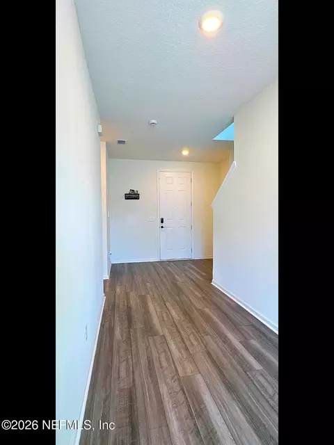 Entry Way - 136 Peace River Rd, Saint Johns, FL 32259 photo 2 of 4