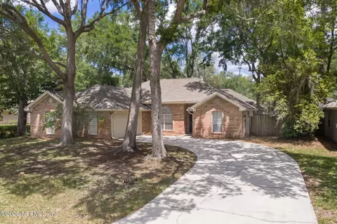 649 Hummingbird Ct, Saint Johns, FL 32259