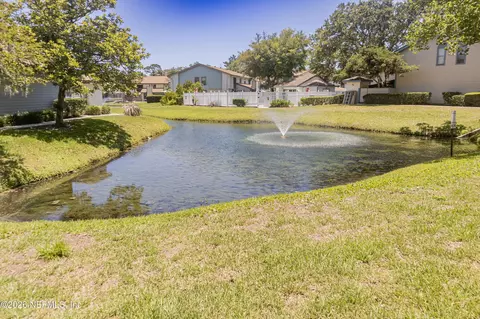 1403 W Defender Ct, Jacksonville, FL 32233