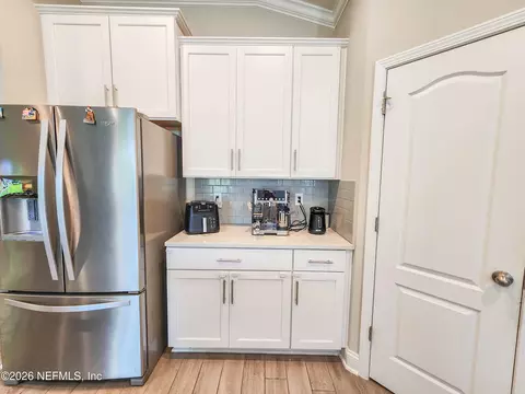 Kitchen - 617 Narvarez Ave, Saint Augustine, FL 32084 photo 4 of 7